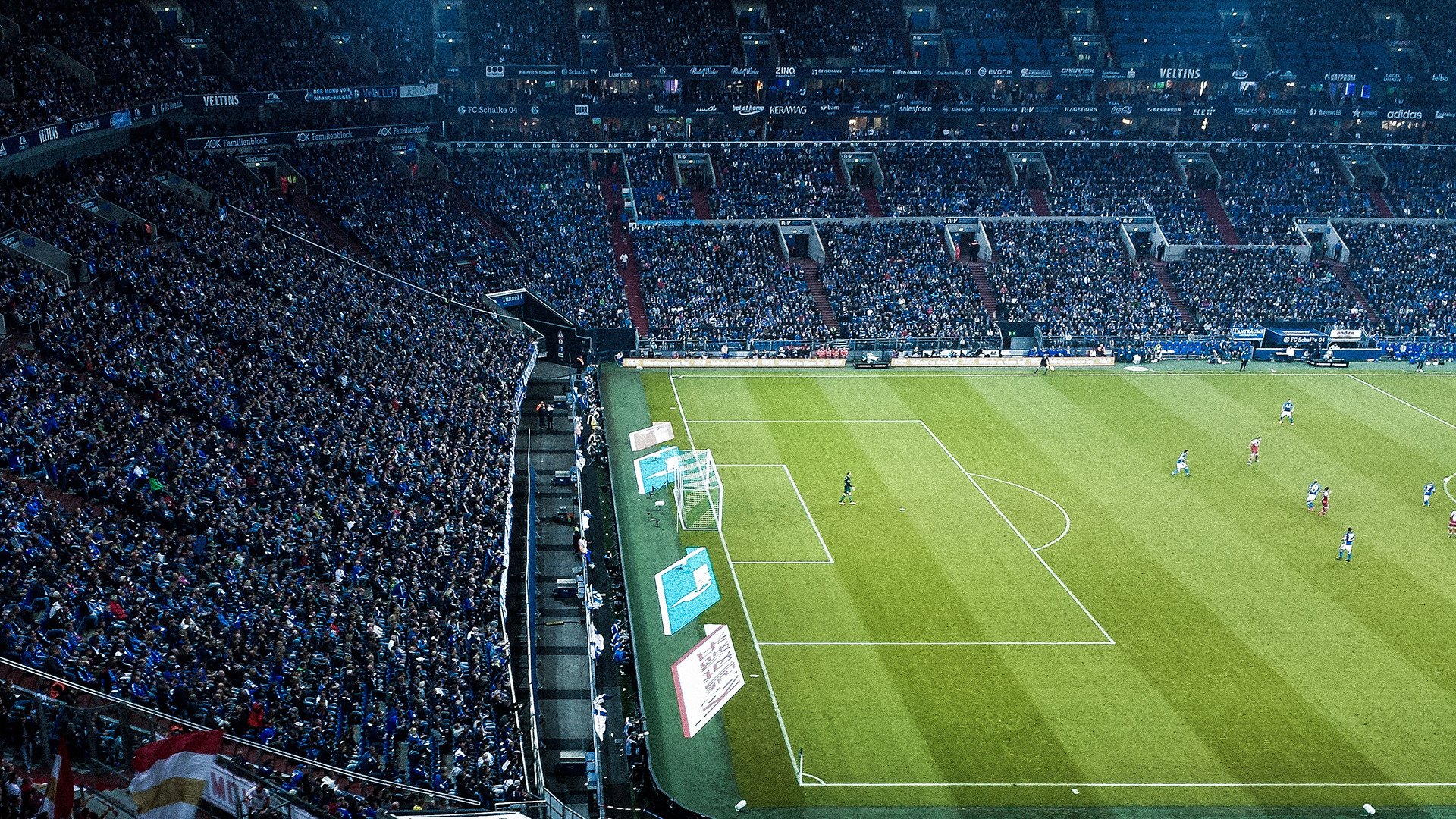 九游app电脑版官方下载-库里投中制胜三分全场沸腾欢呼，库里投全场三分视频