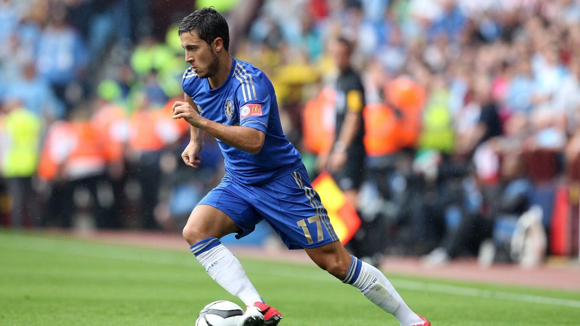 英超激烈冲刺：每场都精彩绝伦，悬念不断！，英超现场